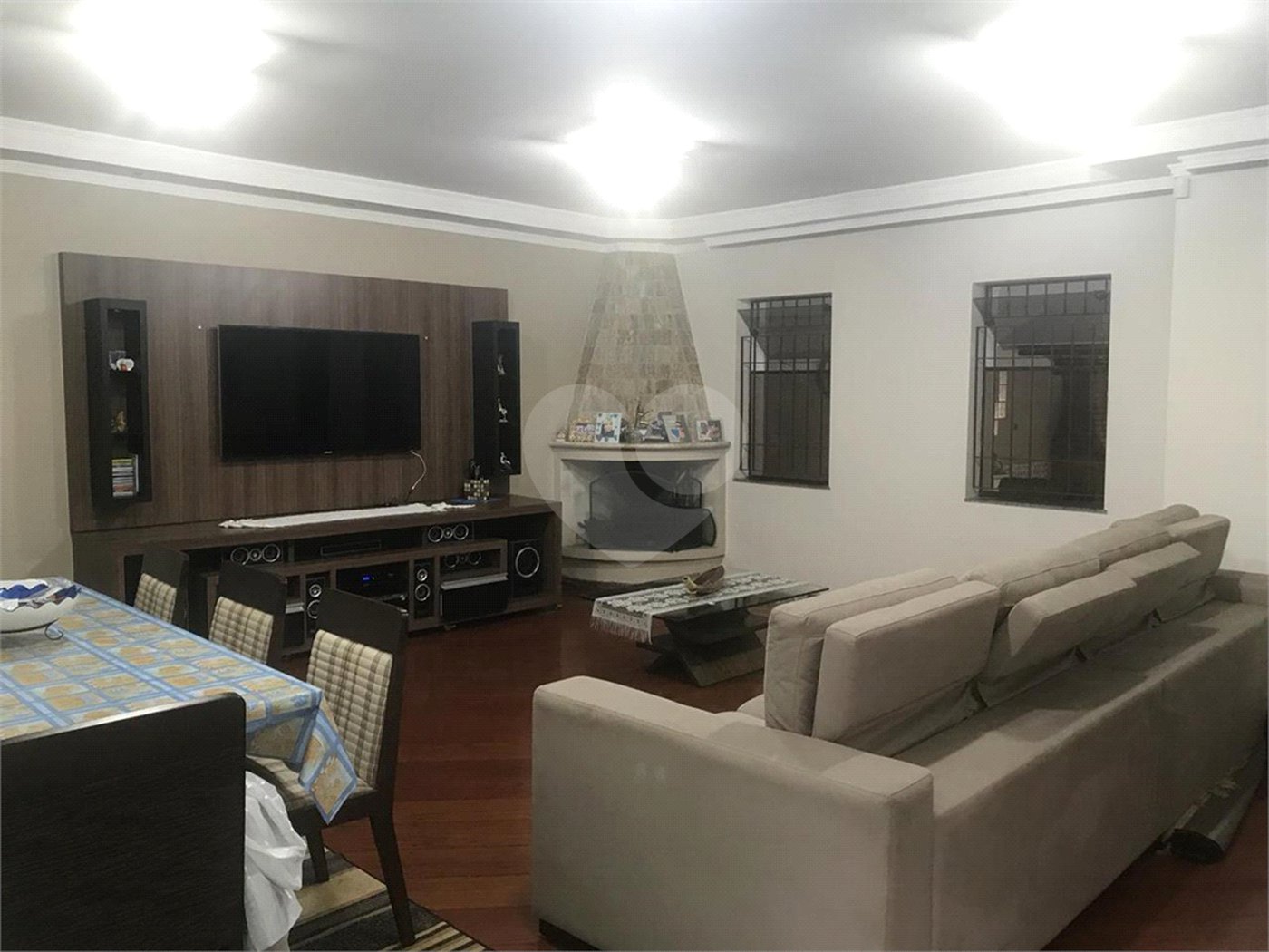 Sobrado à venda com 4 suítes em Vila Irmãos Arnoni, São Paulo, SP