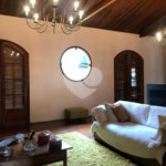 Casa à venda com 5 quartos, sendo 3 suítes, no condomínio Alpes da Cantareira, Mairiporã - SP