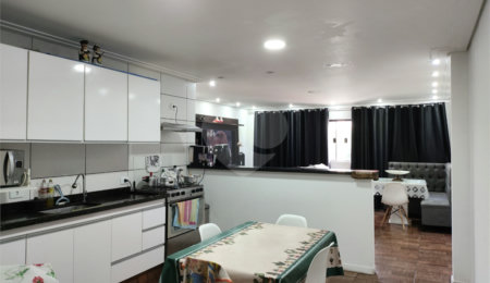 Casa à venda com 4 quartos, sendo 1 suíte,  em Parque Novo Mundo, São Paulo, SP