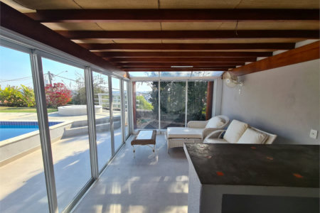 Casa à venda com 3 suítes no condomínio Estância Marambaia, Vinhedo - SP