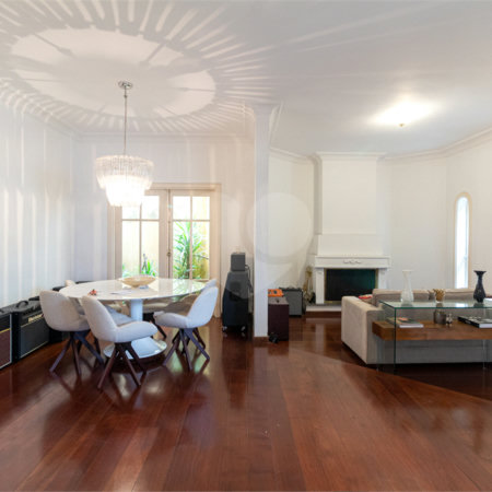 Casa à venda com 4 quartos, sendo 2 suítes,  no condomínio Vila das Flores, São Paulo - SP