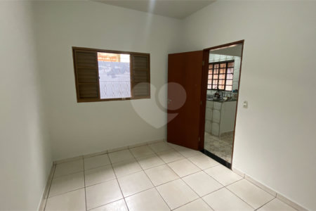 Casa para alugar com 2 quartos, sendo 1 suíte,  em Vila Carolina, Itapetininga, SP