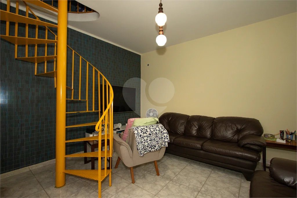 Sobrado à Venda com 2 suites no Tremembé.