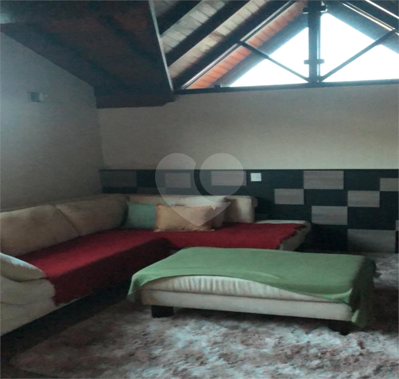 Casa à venda com 4 quartos, sendo 2 suítes, no condomínio Florada da Serra, São Paulo - SP