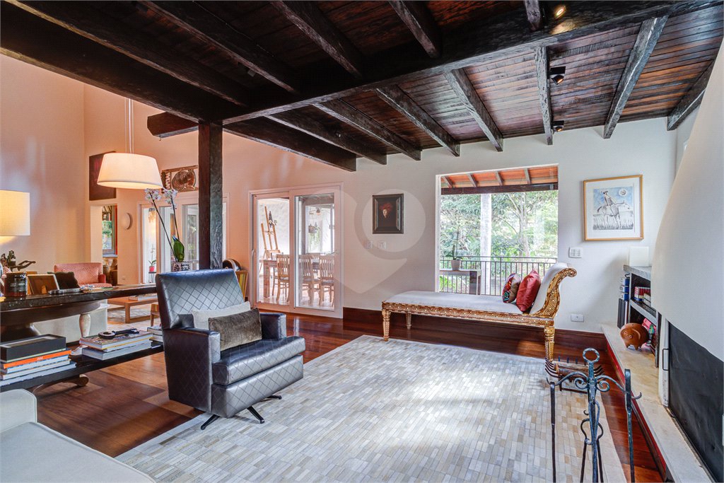 Casa de Vila à venda com 3 quartos, sendo 2 suítes, em Alto da Boa Vista, São Paulo, SP