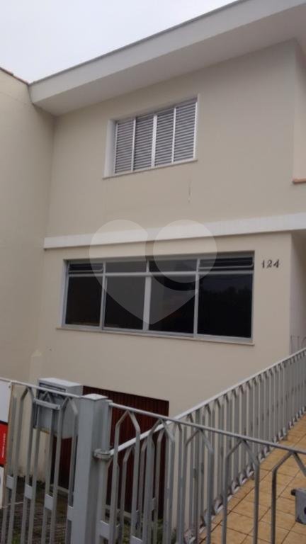 Sobrado à venda com 3 quartos, sendo 1 suíte,  em Parque Vitória, São Paulo, SP