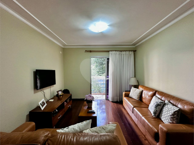 Apartamento à venda com 3 quartos, sendo 1 suíte,  em Vila Sofia, São Paulo, SP