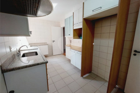 Apartamento à venda com 4 quartos, sendo 2 suítes,  em Alto da Lapa, São Paulo, SP