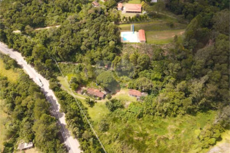 Sítio à venda com 6 quartos, sendo 1 suíte, no Centro (são João Novo), São Roque, SP
