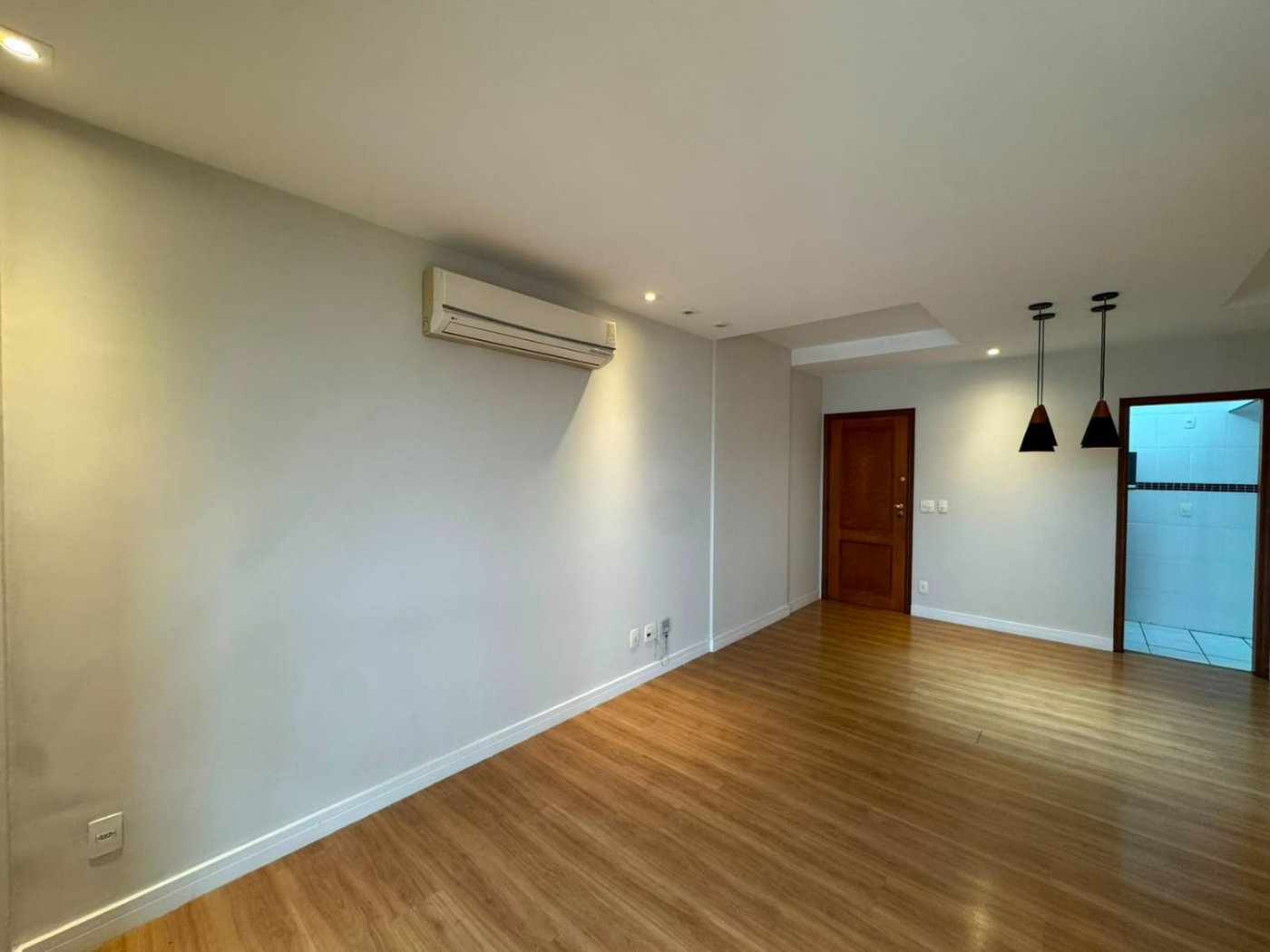 Apartamento com 3 dormitórios à venda, 103 m² por R$ 765.000,00 - Embaré - Santos/SP