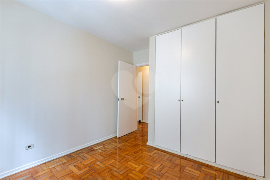 Apartamento à venda com 3 quartos, sendo 1 suíte,  em Jardim América, São Paulo, SP