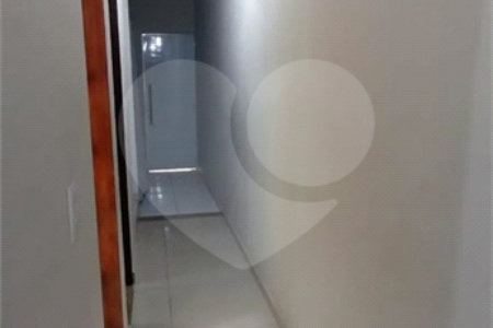 Sobrado à venda com 3 quartos, sendo 1 suíte,  em Jardim Regis, São Paulo, SP