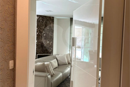 Apartamento à venda com 3 suítes em Vila Suzana, São Paulo, SP