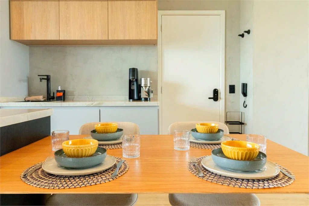 Apartamento à venda com 3 quartos, sendo 2 suítes, em Pinheiros, São Paulo, SP