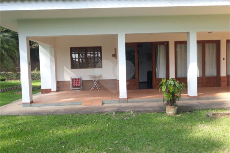 Chácara à venda com 3 quartos, sendo 2 suítes,  no Centro (canguera), São Roque, SP