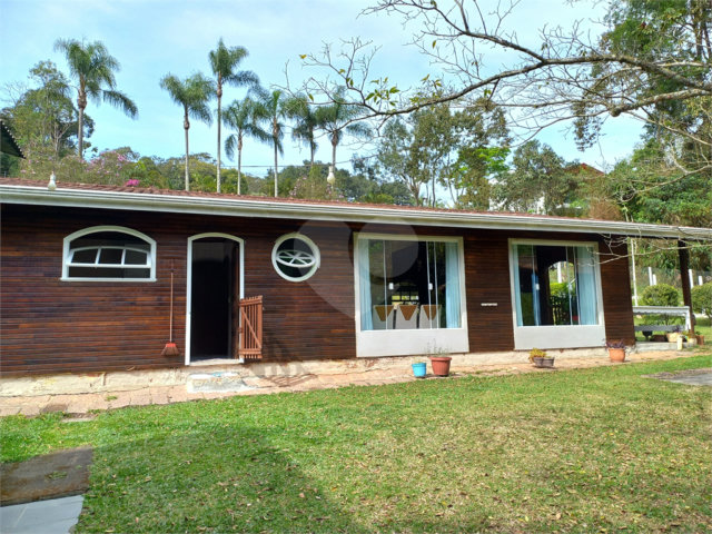 Casa à venda com 3 quartos, sendo 1 suíte,  no condomínio Parque do Alto, Caieiras - SP