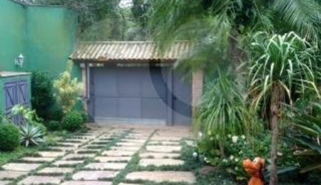 Sobrado à venda com 4 quartos, sendo 2 suítes,  em Alpes da Cantareira, Mairiporã, SP