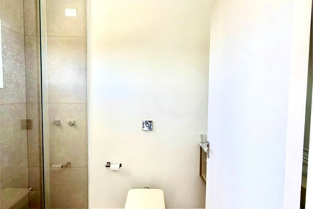 Casa à venda com 4 quartos, sendo 3 suítes, no condomínio Village Araçoiaba, Araçoiaba da Serra - SP