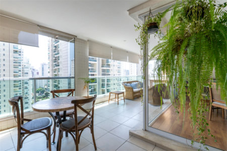 Apartamento à venda com 3 suítes em Campo Belo, São Paulo, SP