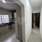 Sobrado à venda com 3 quartos, sendo 1 suíte, em Lopes de Oliveira, Sorocaba, SP
