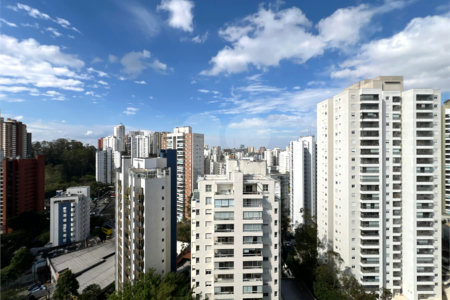 Apartamento à venda com 3 quartos, sendo 1 suíte,  em Vila Andrade, São Paulo, SP