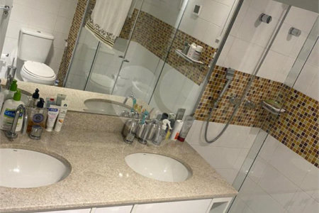 Condomínio clube, Apartamento na Mooca com 204 m² Com 3 suítes e 4 Vagas.