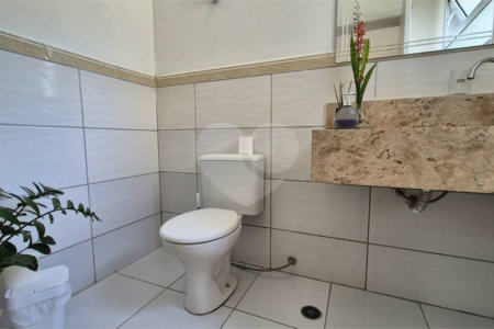 Casa à venda com 5 quartos, sendo 4 suítes, no condomínio Terras de Lucas, Sorocaba - SP