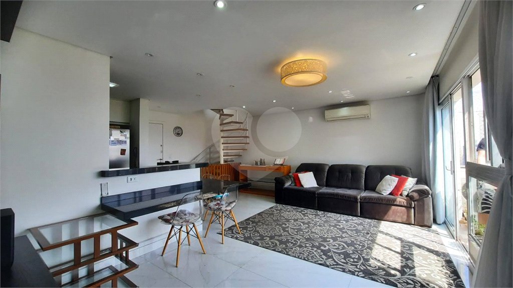 Apartamento à venda com 3 quartos, sendo 1 suíte, em Jardim Marajoara, São Paulo, SP