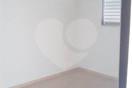 Apartamento padrão de 2 Dormitórios no Residencial Mont Vernon São Carlos