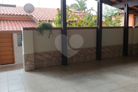 Casa à venda ou para alugar com 2 quartos, sendo 1 suíte, em Jardim do Lago, Atibaia, SP