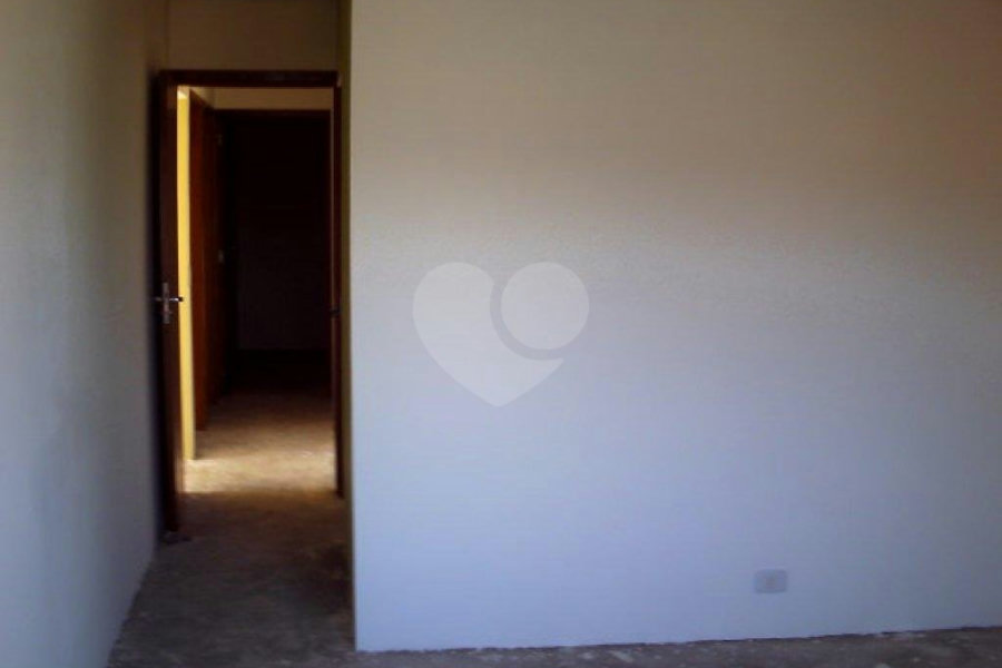 Sobrado à venda com 3 quartos, sendo 1 suíte, em Vila Irmãos Arnoni, São Paulo, SP