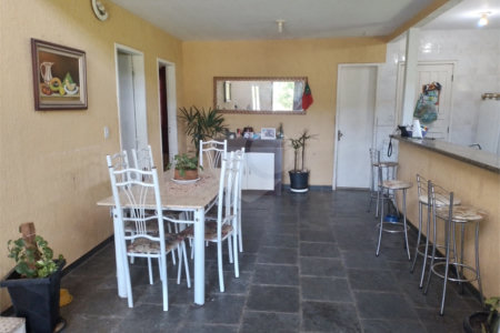Sítio à venda com 4 quartos, sendo 3 suítes, em Caxito, Maricá, RJ
