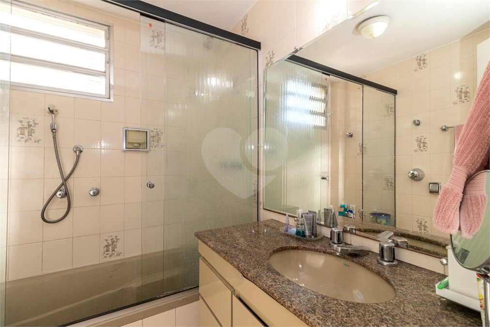 Apartamento à venda com 2 quartos em Moema, São Paulo, SP