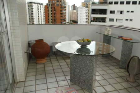 Cobertura à venda ou para alugar com 4 quartos, sendo 2 suítes, em Vila Uberabinha, São Paulo, SP