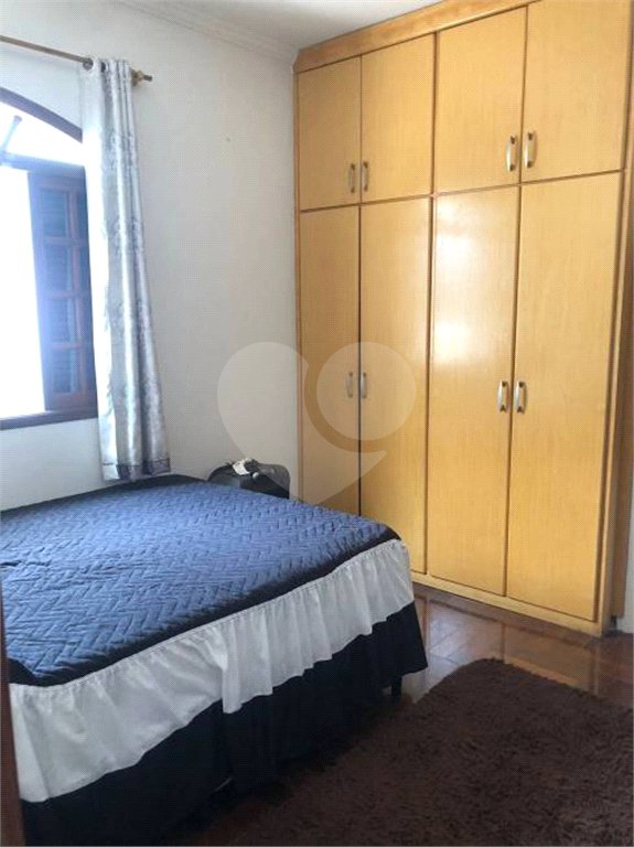 Casa à venda com 4 quartos, sendo 2 suítes,  no condomínio Altos da Serra 1, São José dos Campos - SP