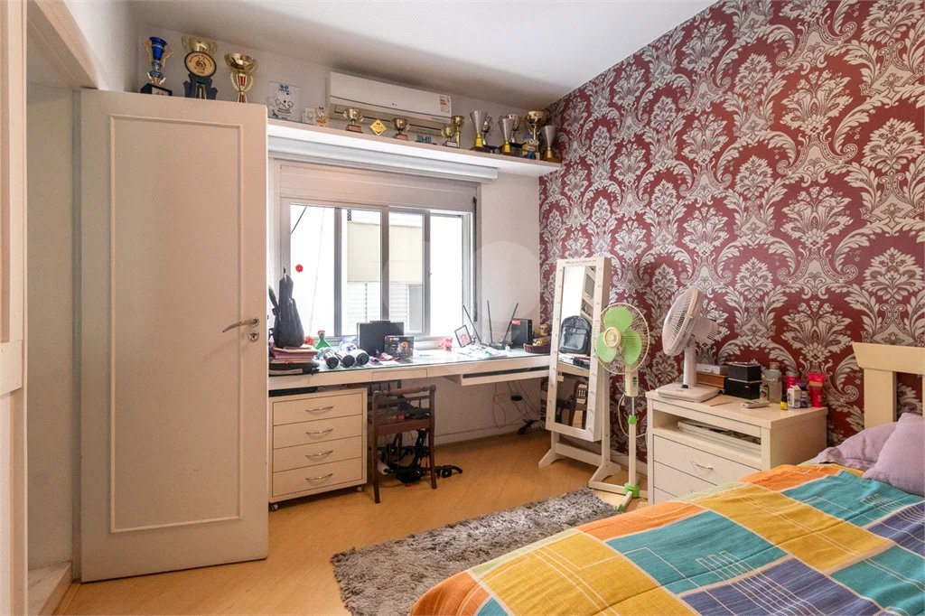 Apartamento em Higienópolis com 3 quartos, 3 suítes, 2 vagas, 277 m² de área útil