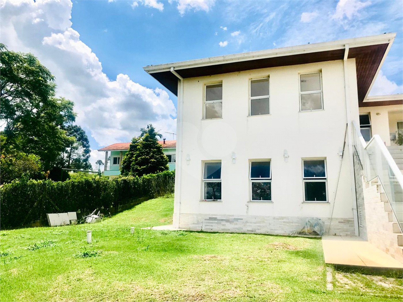 Casa à venda com 3 quartos, sendo 1 suíte, no condomínio Residencial Patrimônio do Carmo, São Roque - SP