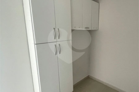 Sobrado à venda com 3 quartos, sendo 2 suítes,  em Vila Oliveira, Mogi das Cruzes, SP