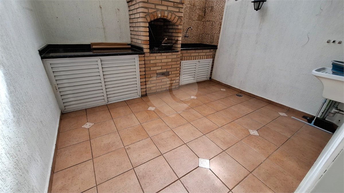 Casa à venda com 2 suítes no condomínio Village Palmas, São Paulo - SP