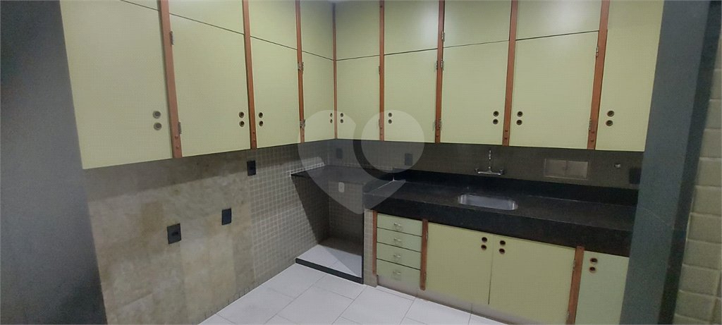 Apartamento à venda com 4 quartos, sendo 1 suíte,  em Laranjeiras, Rio de Janeiro, RJ