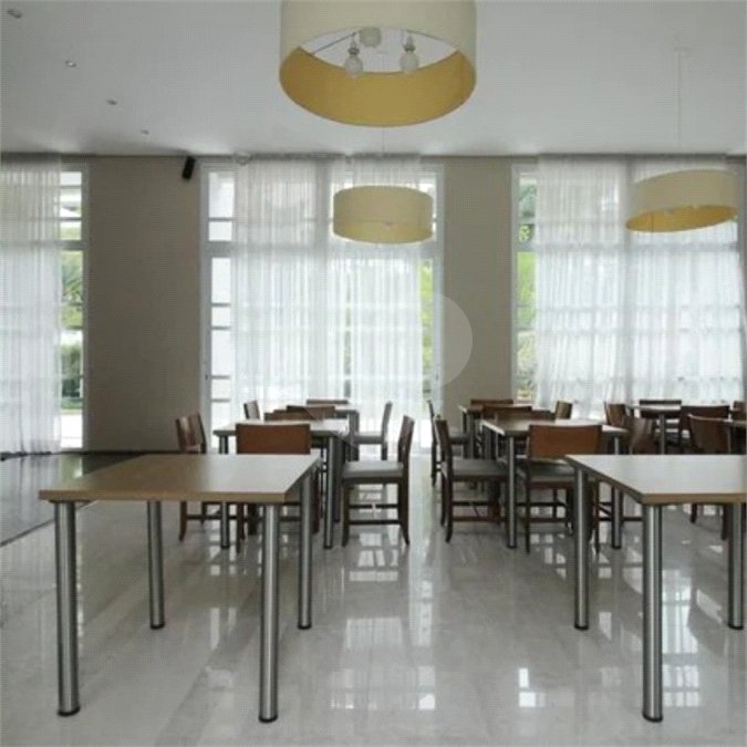 Apartamento à venda com 3 suítes em Vila Suzana, São Paulo, SP