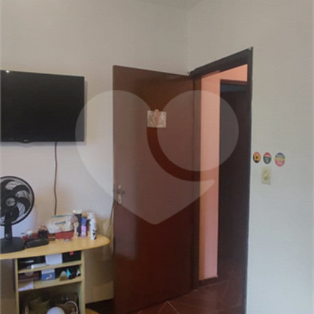 Sobrado à venda com 6 quartos, sendo 1 suíte, em Vila Acoreana, Poá, SP