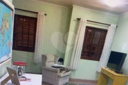 Sobrado na Mooca com 246m2 com 3 dorm e 2 vagas.