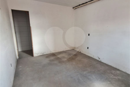 Casa à venda com 2 quartos no condomínio Ângelo Calandrino, São Paulo - SP