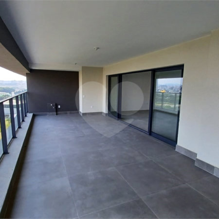 Apartamento à venda com 4 quartos, sendo 2 suítes,  em Água Branca, São Paulo, SP