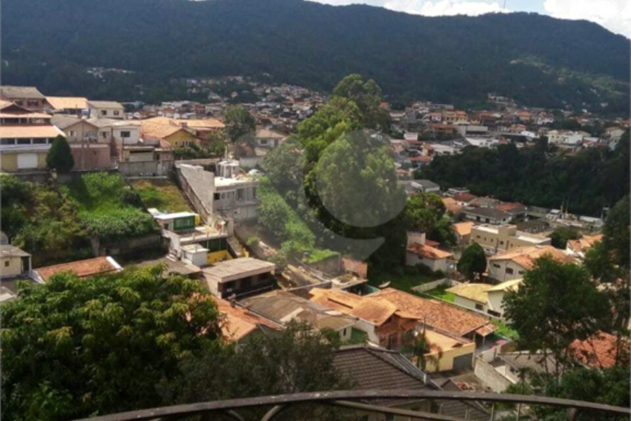 Sobrado à venda com 4 quartos em Lavapés, Mairiporã, SP
