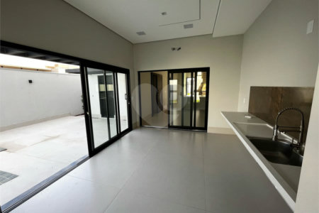 Casa à venda com 4 suítes no condomínio Florais do Parque, Cuiabá - MT