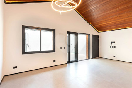 Casa Térrea à venda com 3 quartos, sendo 2 suítes, em Alto da Boa Vista, São Paulo, SP