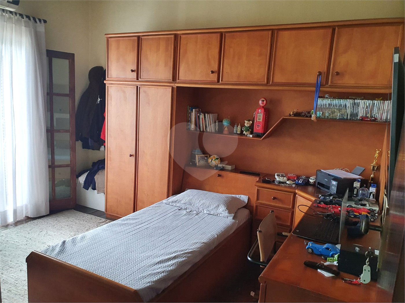 Casa à venda com 4 quartos, sendo 2 suítes,  em Mogi Moderno, Mogi das Cruzes, SP