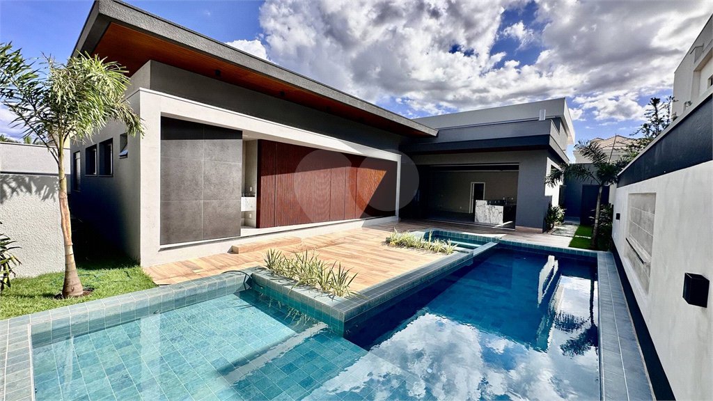 Casa à venda com 4 suítes no condomínio Supremo Itália, Cuiabá - MT